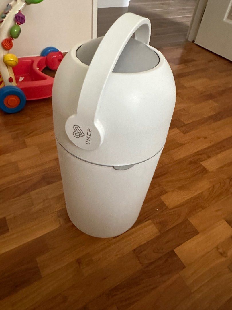 UMEE DIAPER BIN (NO SMELL FOR SOILED DIAPERS), Babies & Kids, Bathing & Changing, Other Baby