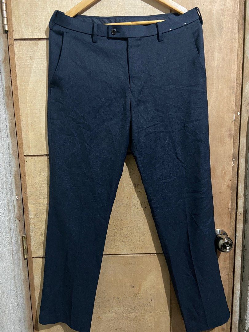 Uniqlo Airsense Relaxed Trousers Ultra Light, Men's Fashion, Bottoms,  Trousers on Carousell