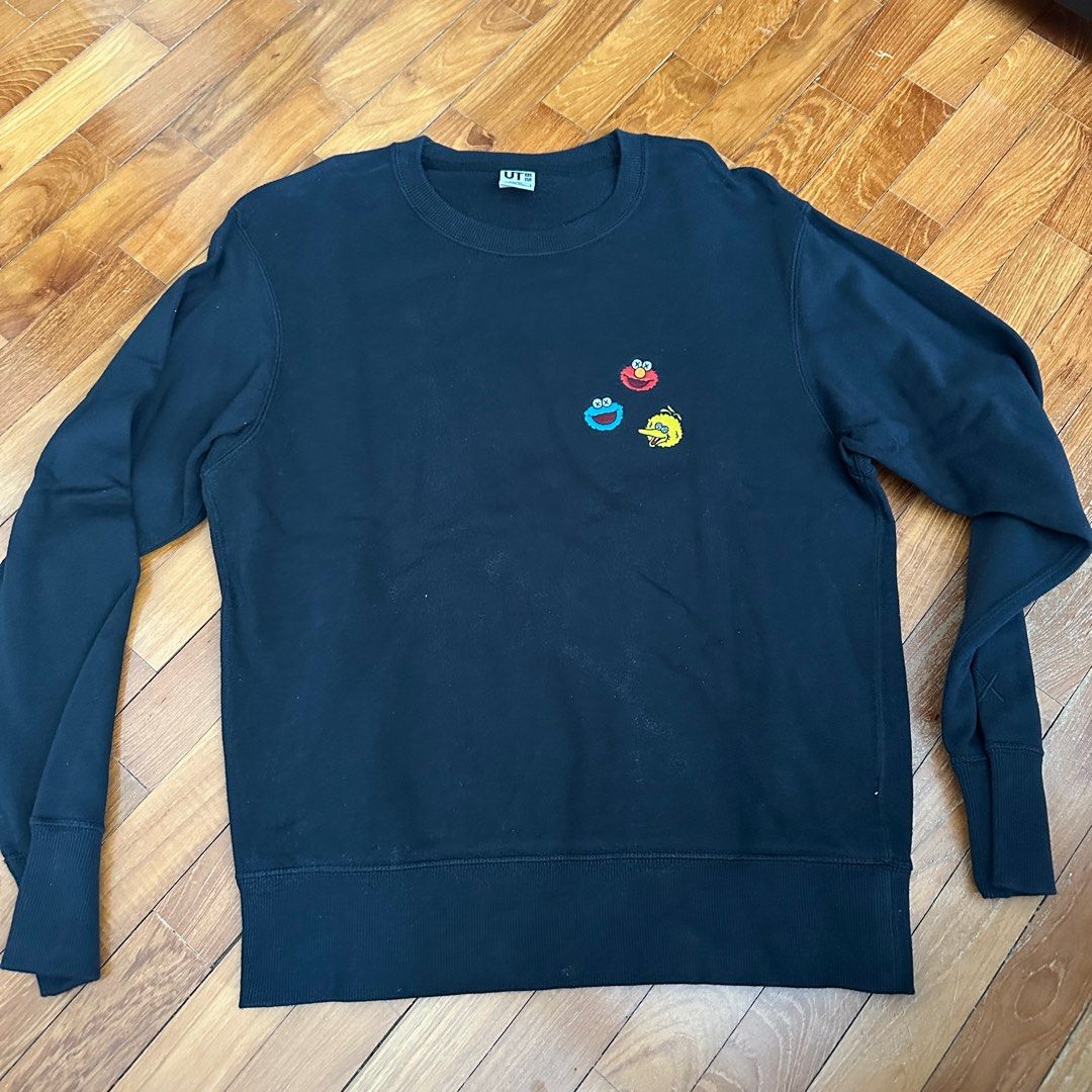 Uniqlo best sale kaws pullover