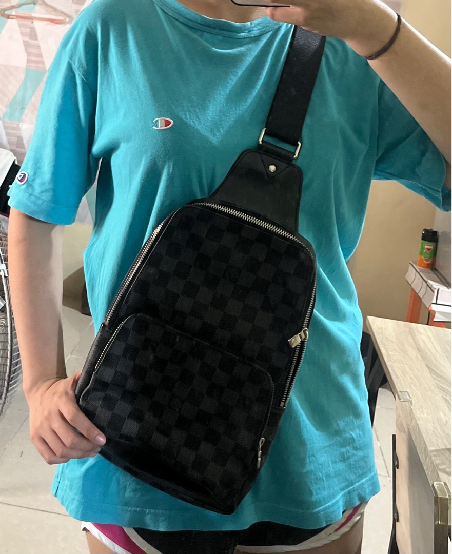 Louis vuitton men's outlet body bag