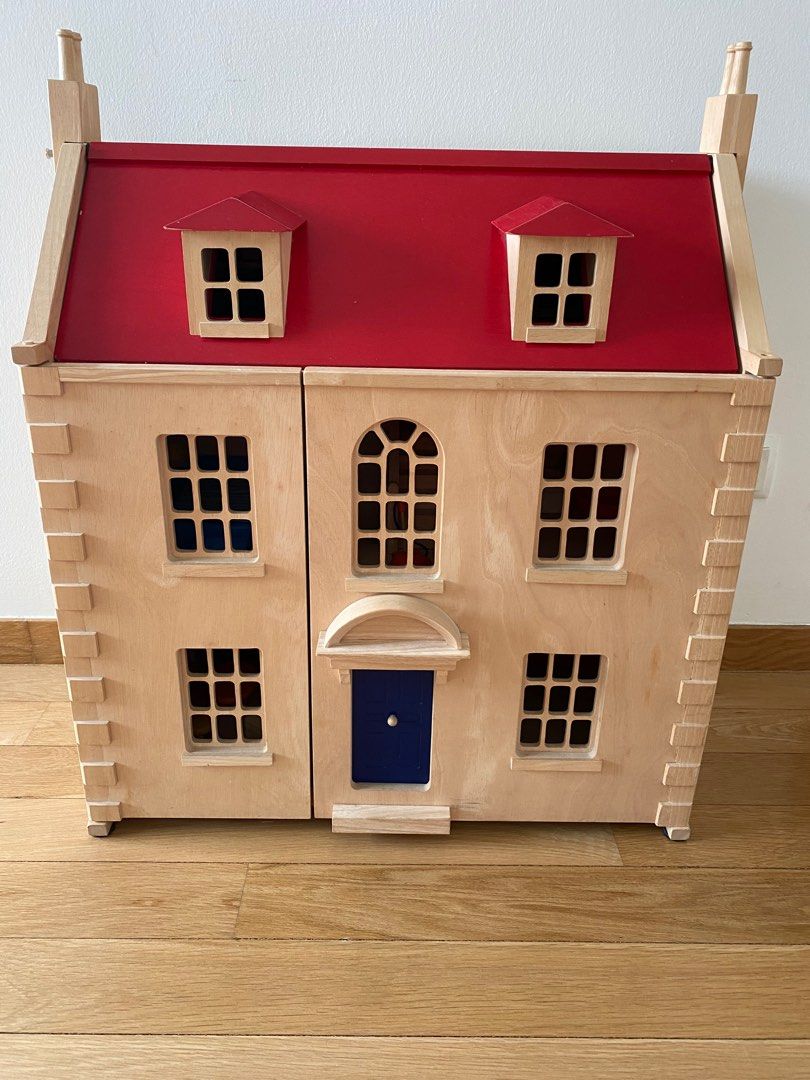 Used wooden shop dollhouse
