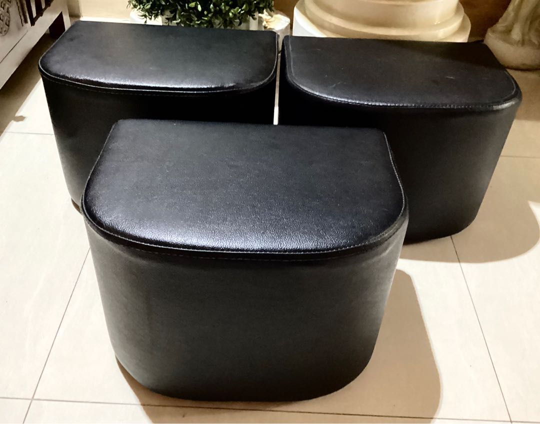 Ushaped leather Ottoman on Carousell