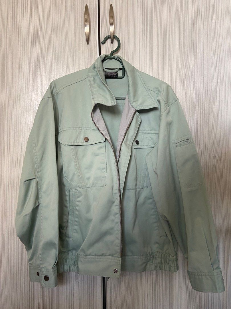 Utility jacket (Category: Coats, Jackets and Outerwear) located in Ampang. Submitted by yfspreloved (Listing ID 1230960459, Image 1). Description: .
