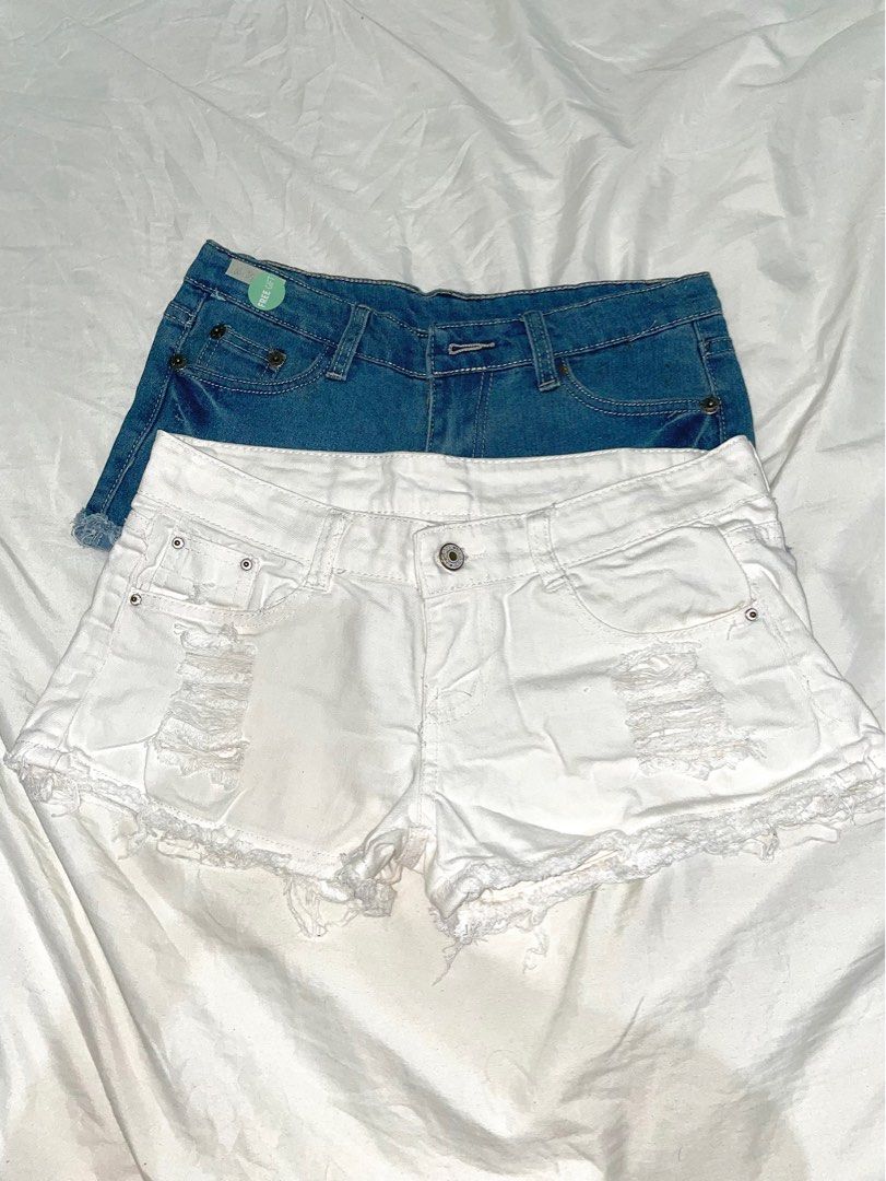 white shorts w/ freebie (Category: Shorts) located in Manila. Submitted by bymimo (Listing ID 1231003814, Image 1). Description: RFS: Decluttering and doesn't fit me 🤍 Size: 15 inches, kinda low-waist. Perfect for XS-S 🤍 No stains! 🤍 With freebie 🤍 Never used it.