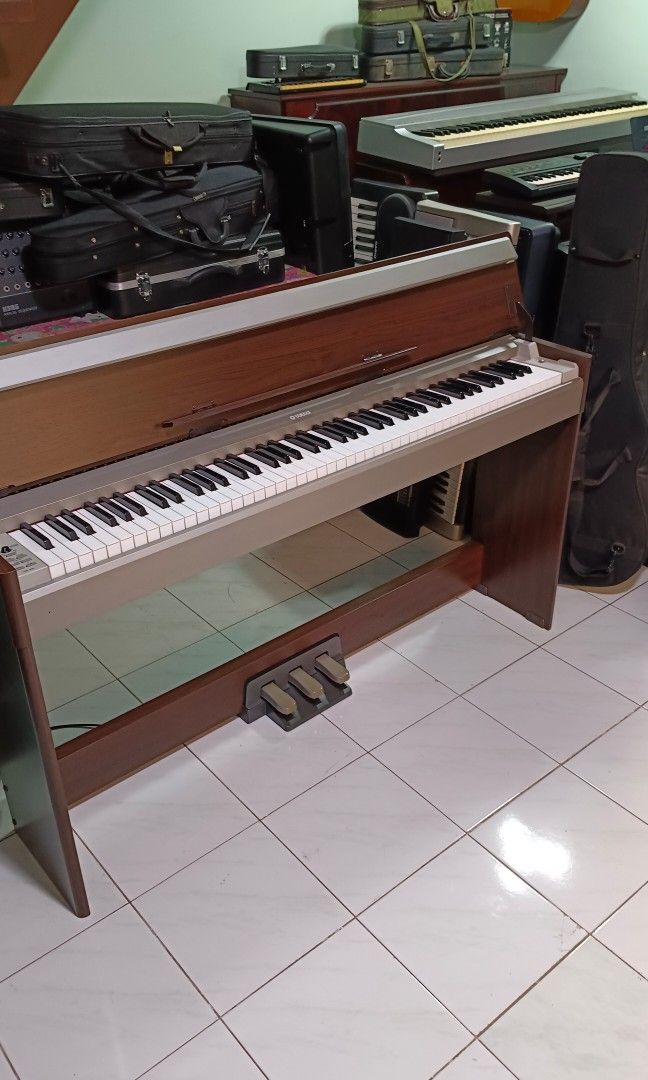 Yamaha arius ydp s30 digital piano (Category: Musical Instruments) located in Paranaque City. Submitted by yourhonorvoy (Listing ID 1230964743, Image 3). Description: Yamaha ydp s30 digital piano 25k only With adapter only(auto volts) With bench With dents and scratches 👌Fresh internal parts 👍Bagong linis at regrease ko ang keyboard(smooth playing) 👍Payment thru cash, bank transfer, gcash or in any remittance center 🚚We do shipping👍via lalam