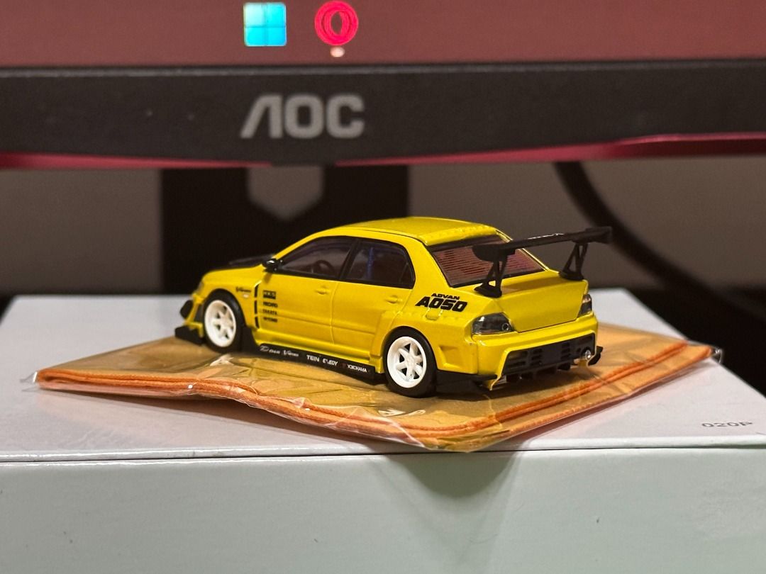 1/64 Yo Engine Start x PEAKO Mitsubishi Evo 9 Varis Yellow, Hobbies