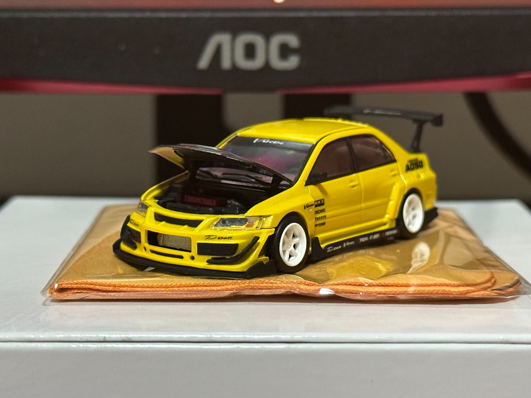 1/64 Yo Engine Start x PEAKO Mitsubishi Evo 9 Varis Yellow, Hobbies