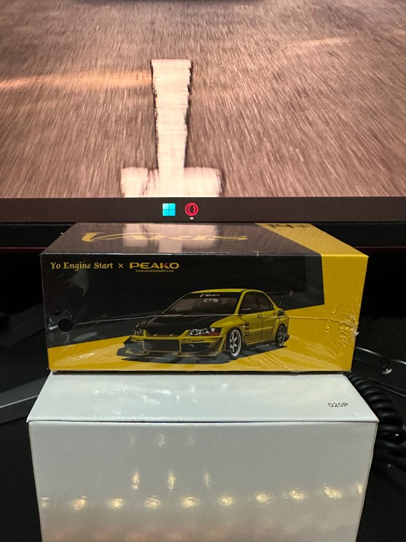 1/64 Yo Engine Start x PEAKO Mitsubishi Evo 9 Varis Yellow, Hobbies