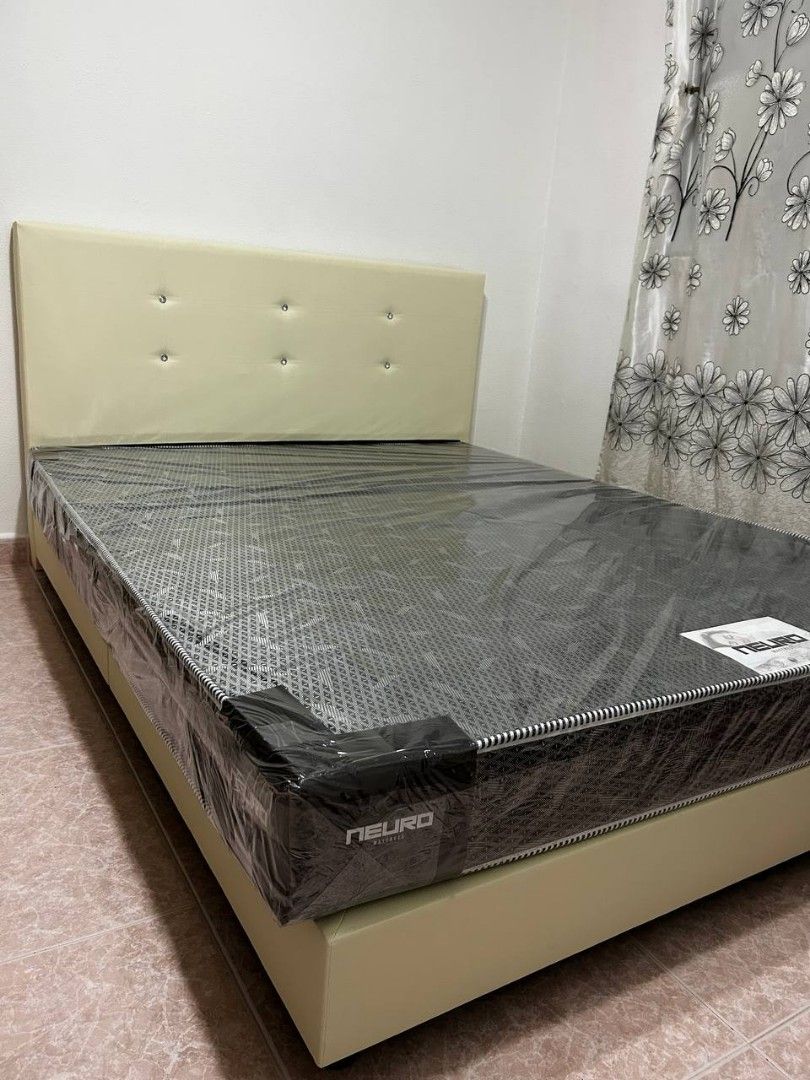 200 QUEEN BED & MATTRESS SET, Furniture & Home Living, Furniture