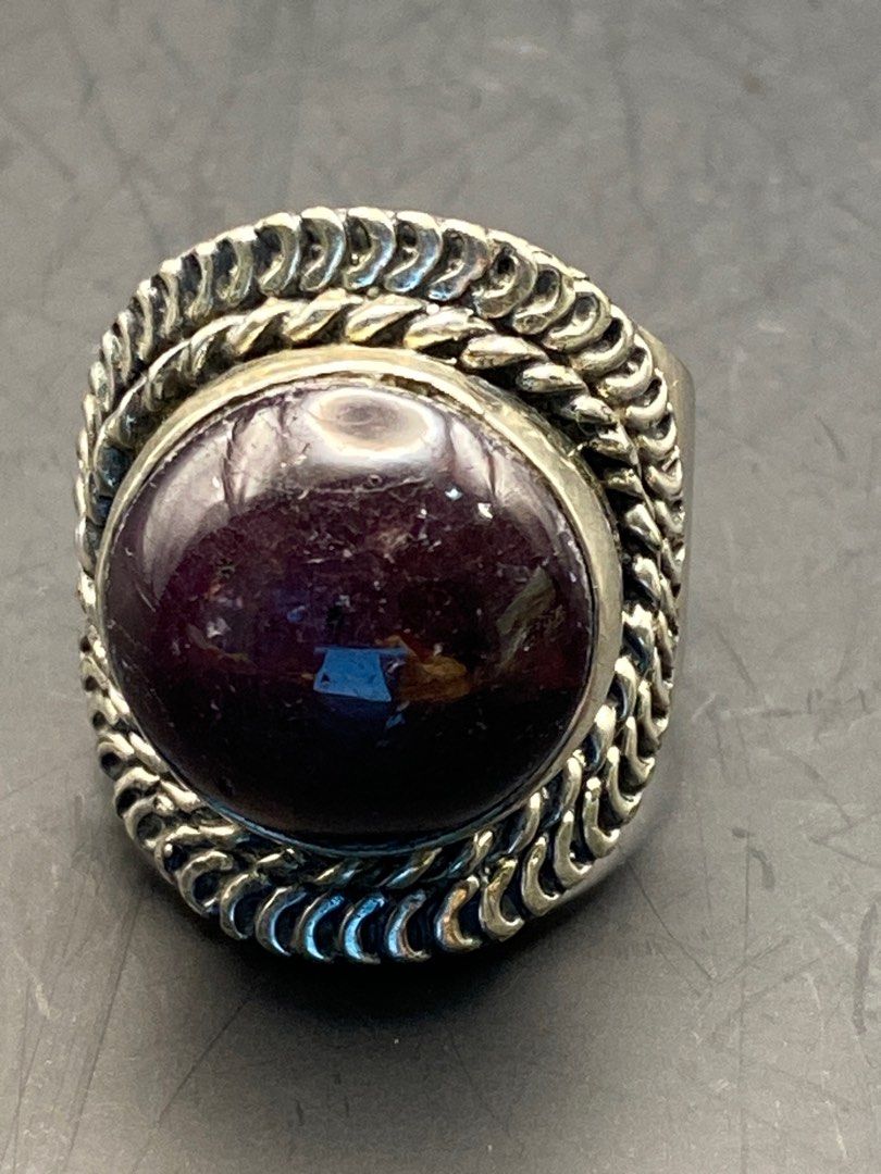 Purple silver ring top