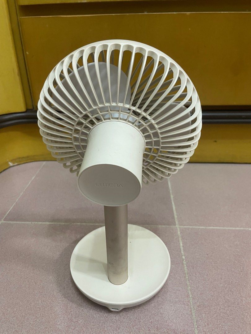 座枱風扇 四風速 USB Desk Fan, 傢俬&家居, 燈飾及風扇, 風扇 - Carousell