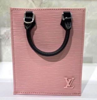 Louis Vuitton sac plat epi leather, Women's Fashion, Bags & Wallets,  Cross-body Bags on Carousell