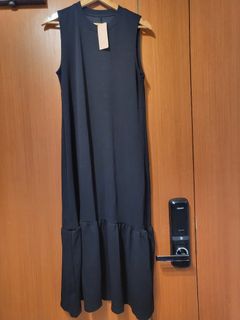 Adorn Black sleevesless dress