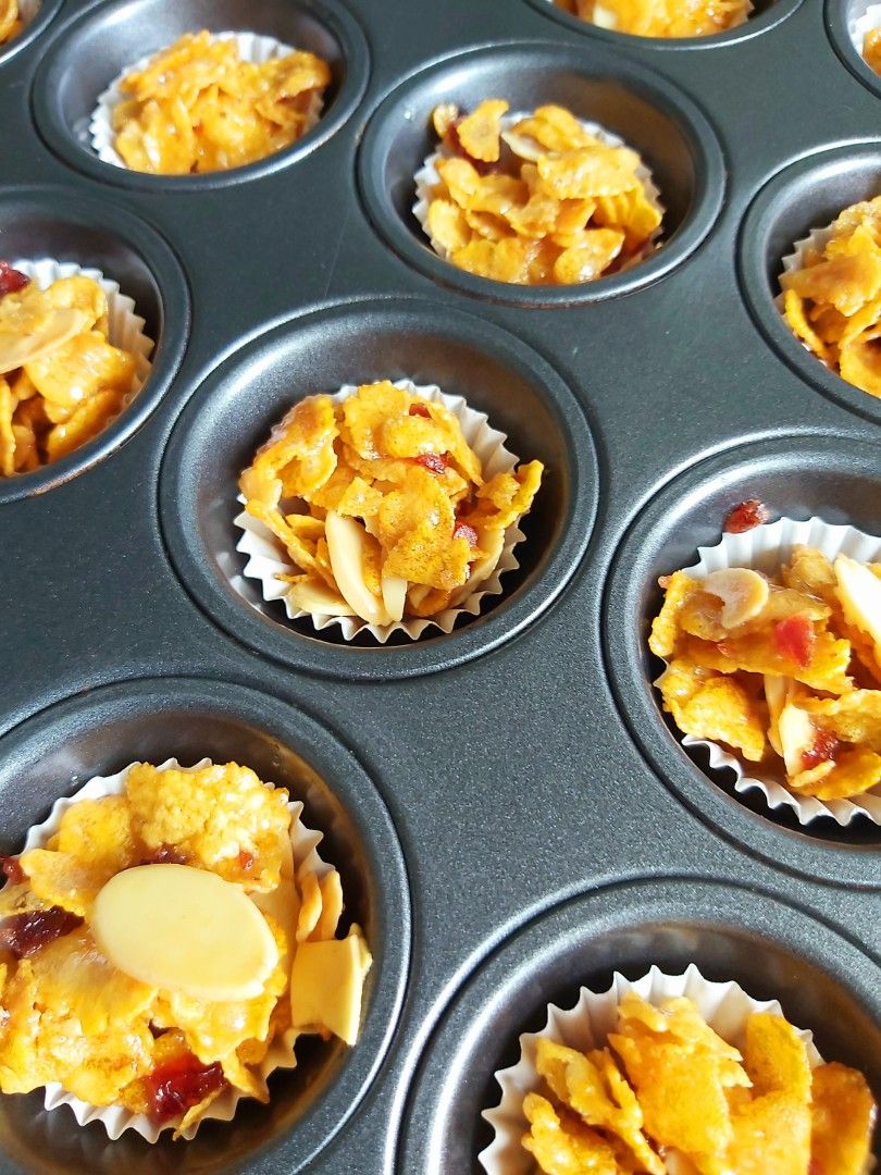 Almond Cranberry Cornflakes Bites, Food & Drinks, Homemade Bakes on ...