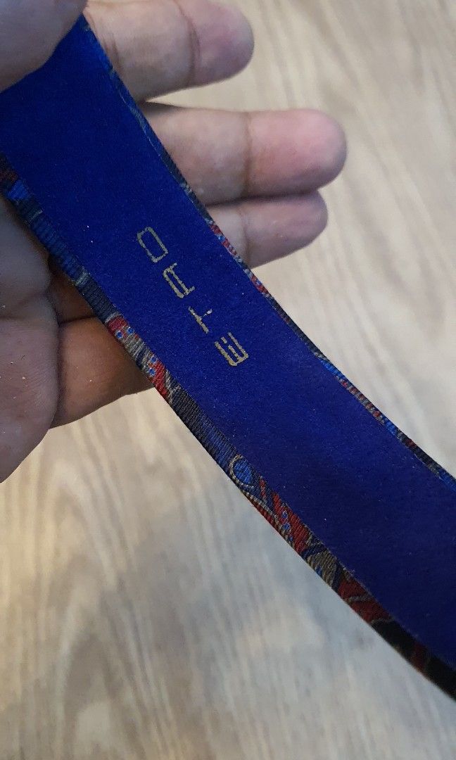 Authentic etro headband (Category: Luxury Accessories) located in Cavite. Submitted by ohmie23 (Listing ID 1235103482, Image 2). Description: Authentic etro headband.