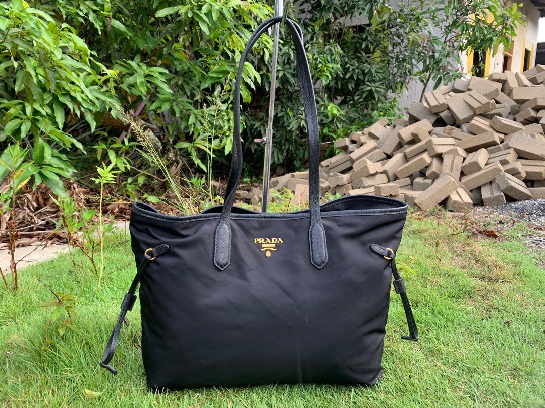 Prada tessuto saffiano shopping tote sales