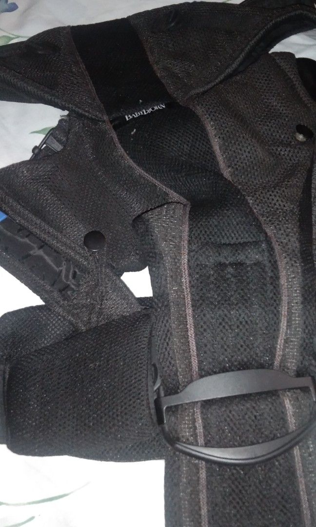 BabyBjorn (Category: Carriers & Slings) located in Mandaluyong City. Submitted by maiamay19783122 (Listing ID 1234992761, Image 1). Description: pre loved- shipping by buyer po. tnks.