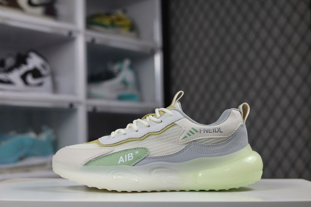 BALENCIAGA Sneaker