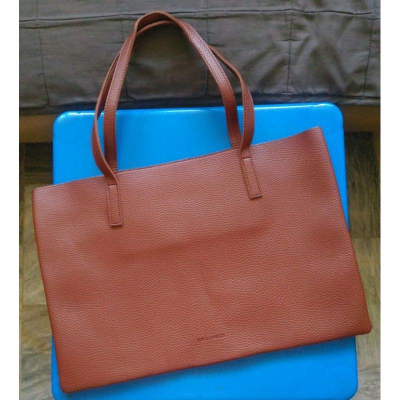Vince camuto hotsell vegan leather bag
