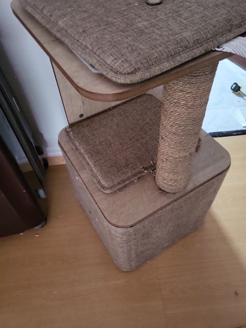 Cat tree, Pet Supplies, Homes & Other Pet Accessories on Carousell
