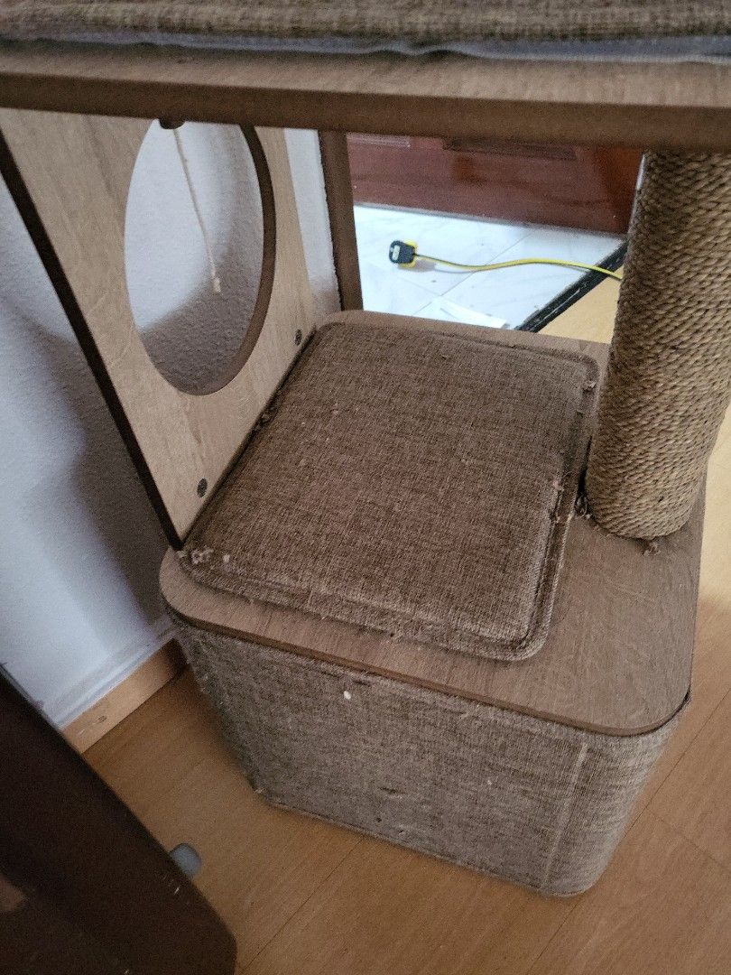 Cat tree, Pet Supplies, Homes & Other Pet Accessories on Carousell