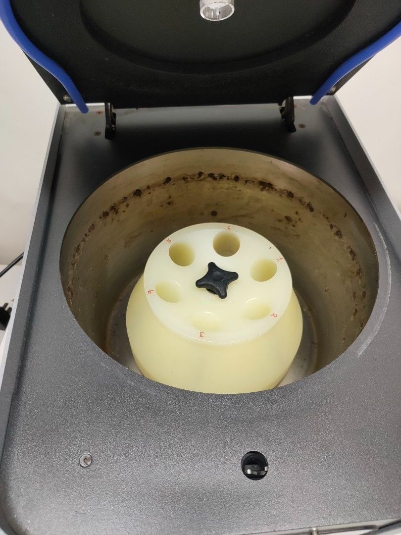 CENTURION Scientific Benchtop Centrifuge for sale 700 each (AAR 1826