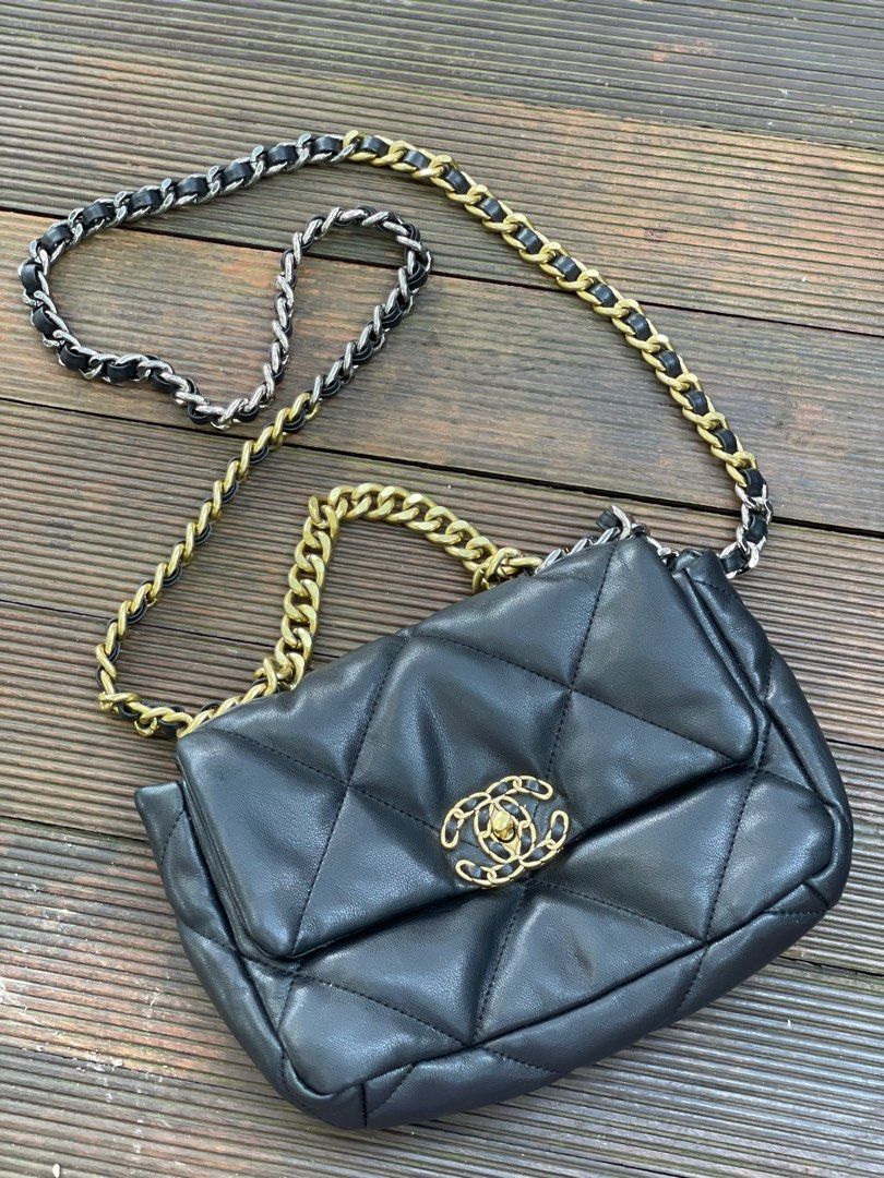 CHANEL 19 BAG PRELOVED