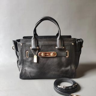 Coach pabbled leather swagger bag