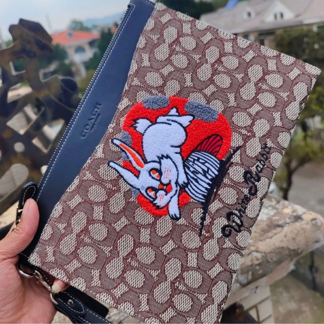 Coach Rabbit Signature Clutch Bag, Women's Fashion, Bags & Wallets ...