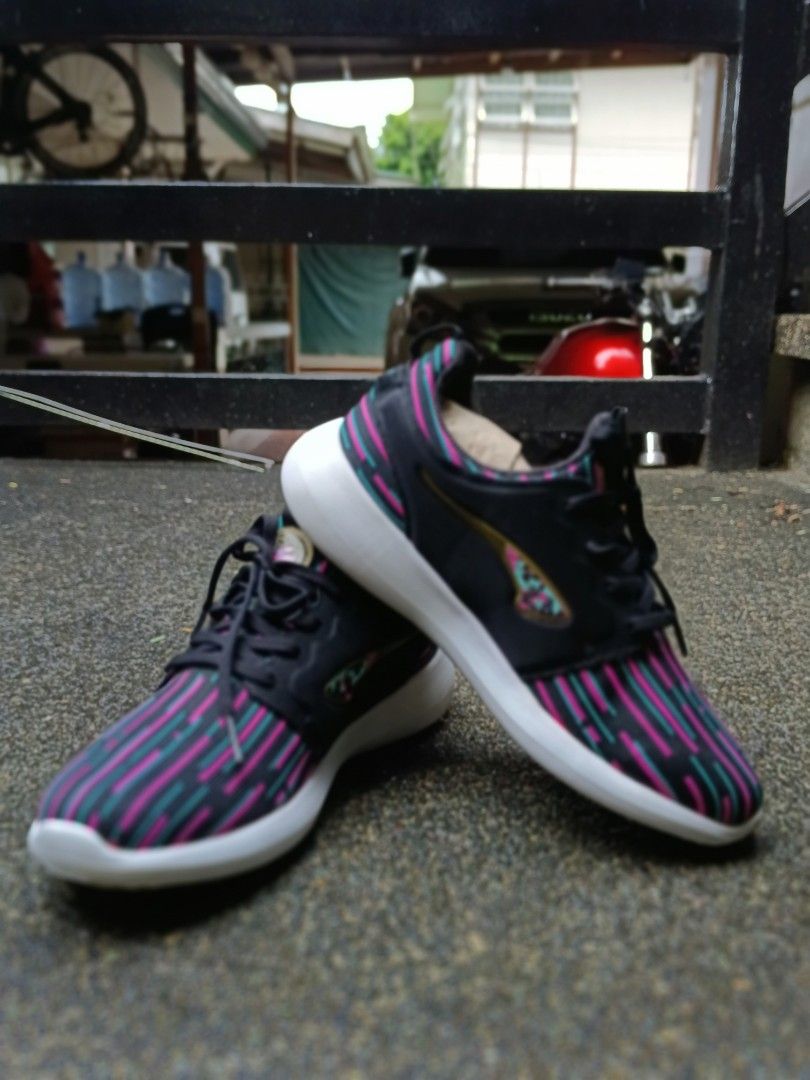 Dr. Kong Shoes, Women's Fashion, Footwear, Sneakers on Carousell