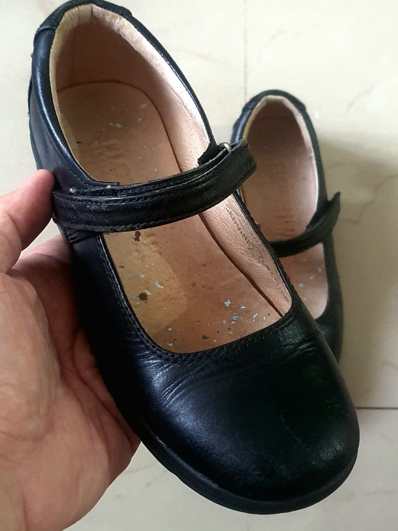 FLORSHEIM Leather School Shoes Girls Size 31 19.5cm Babies Kids Babies Kids Fashion on Carousell