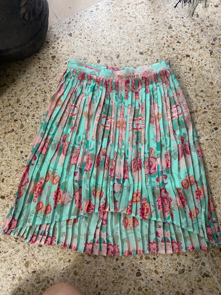 Forever 21 green pleated cheap skirt