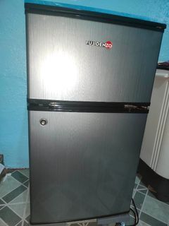 Fujidenzo RBT35SL 2-door Personal Refrigerator