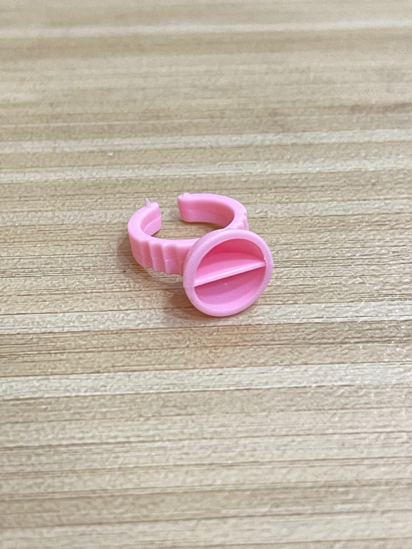 Glue ring, Beauty & Personal Care, Face, Makeup on Carousell