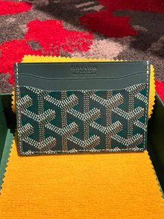Step 5: Inspect the stitching on the Goyard Saint Sulpice card