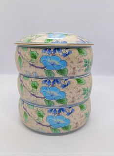 Maebata Porcelain Hana Ginsai Komaru Three-Tierred Box/ Trinket Box