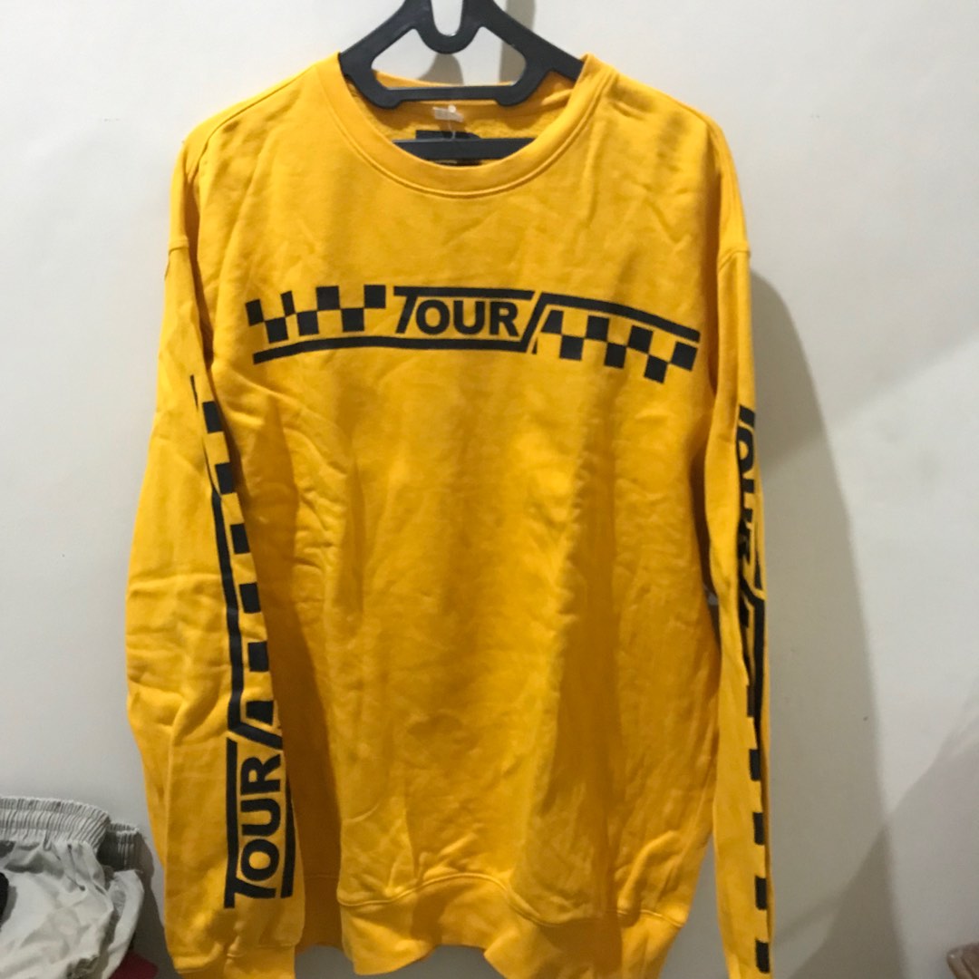 H&M Purpose Tour Merchandise, Fesyen Pria, Pakaian , Atasan di Carousell