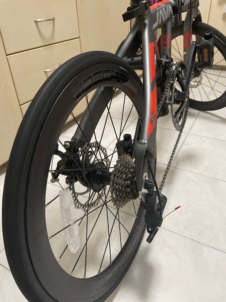 Java Fit 20” (Category: Bicycles) located in Singapore. Submitted by karamals (Listing ID 1235117139, Image 4). Description: Only cycled with it less than 5 times. Original plastic cover are still intact. Well maintained. Accessories are not included..