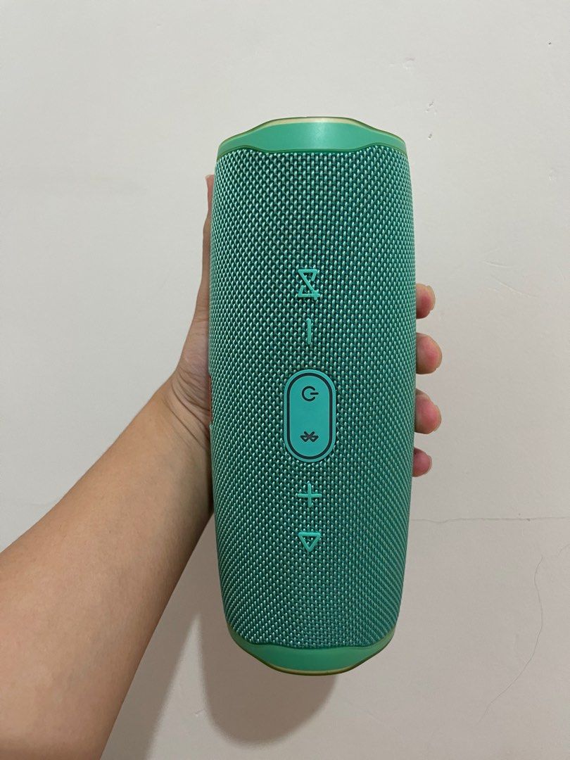 JBL Charge 4 on Carousell