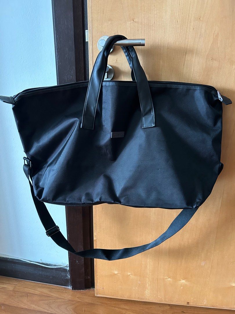 Jimmy choo shop duffle bag