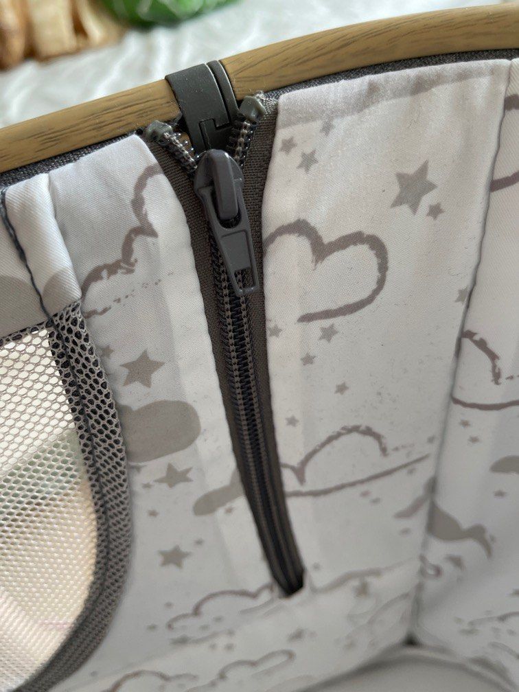 Jollyroom bedside baby cot
