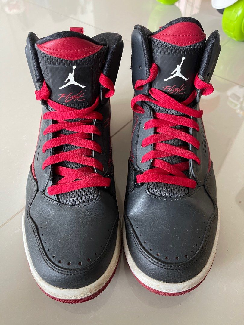 Red and black new arrivals jordan flights