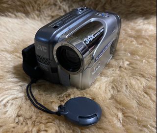 JVC GR-DA20EK MiniDV Sliding LCD Monitor Camcorder