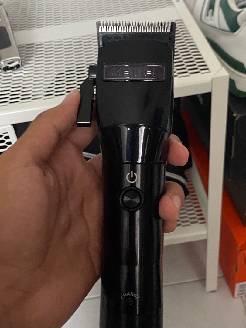 KEMEI HAIR CLIPPER, Beauty & Personal Care, Hair on Carousell