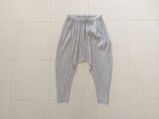 Kuyio Pleats Pants