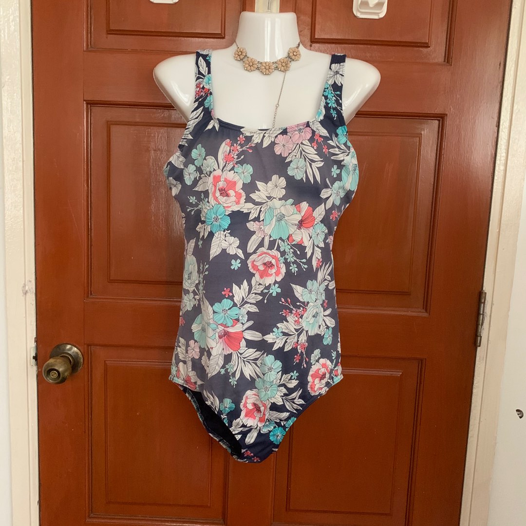 Land's end Swimsuits, Women's Fashion, Activewear on Carousell