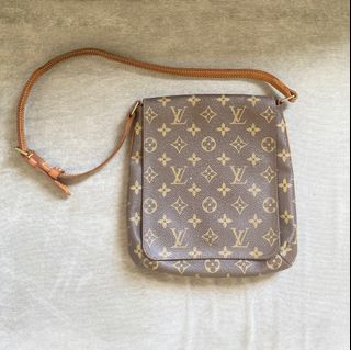 (Category: ) located in . Submitted by hynespreloved (Listing ID 1234984989, Image 1). Description: .