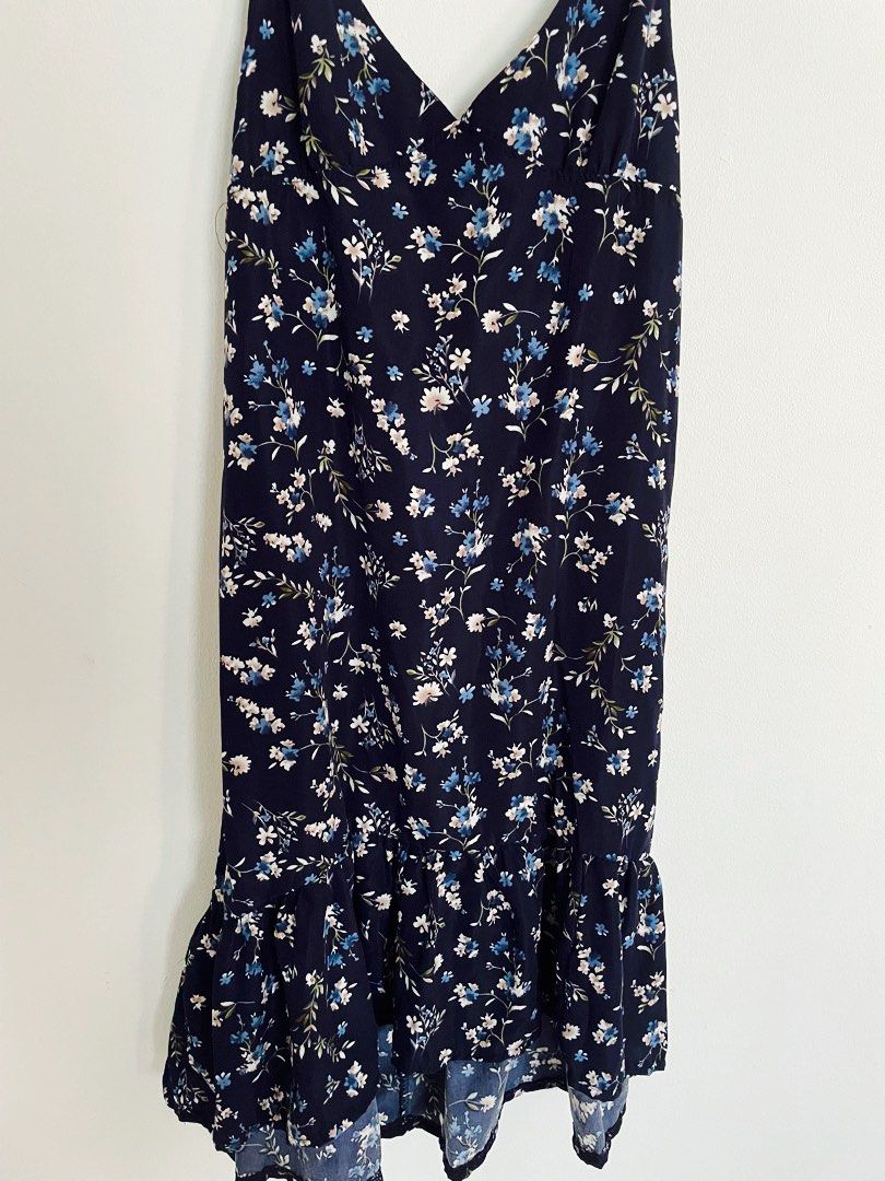 Low-cut Dark Blue Floral Midi Dress, Women's Fashion, Dresses & Sets
