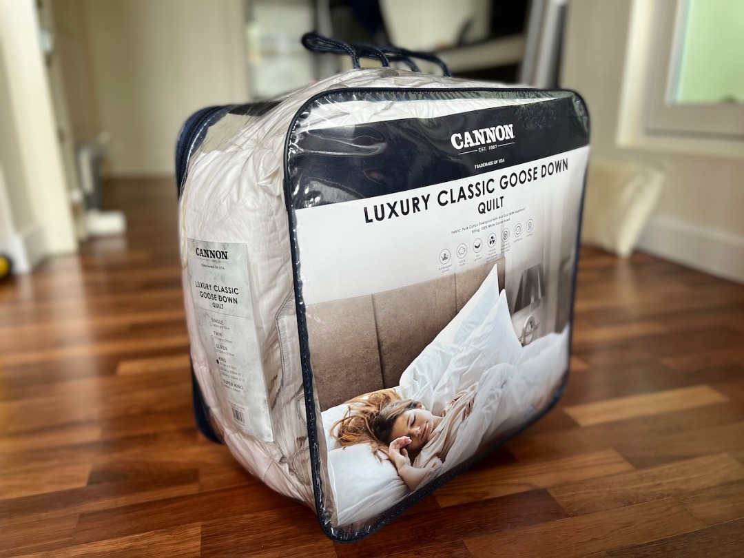 LUXURY GOOSE DOWN QUILT (KING size, CANNON USA), Furniture & Home