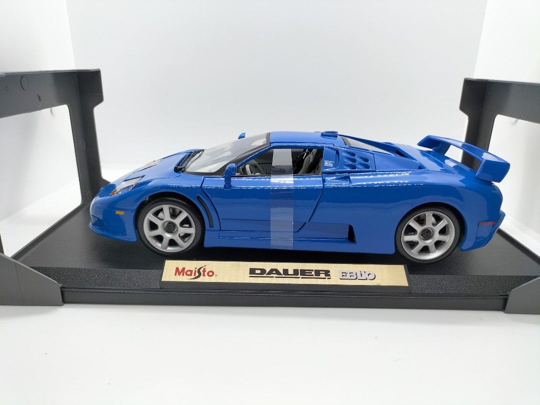 Maisto 1:18 Buggati EB110 Special edition, Hobbies & Toys